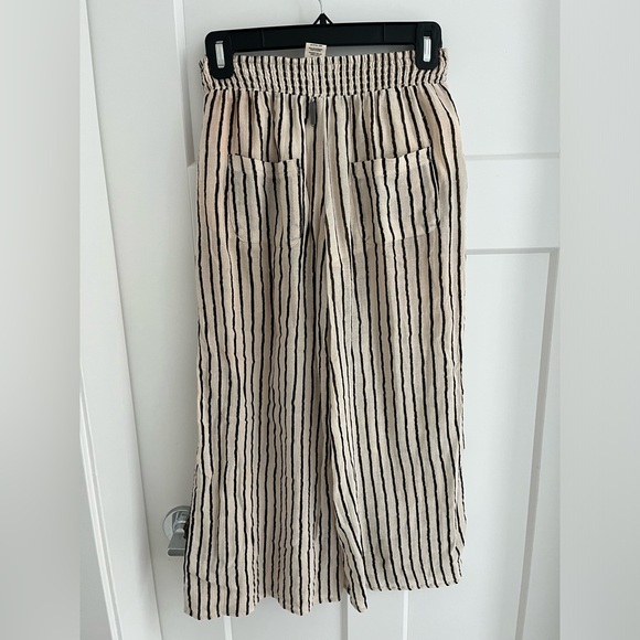 Billabong Flowy Cropped Swimsuit Coverup Pants - Picture 4 of 4